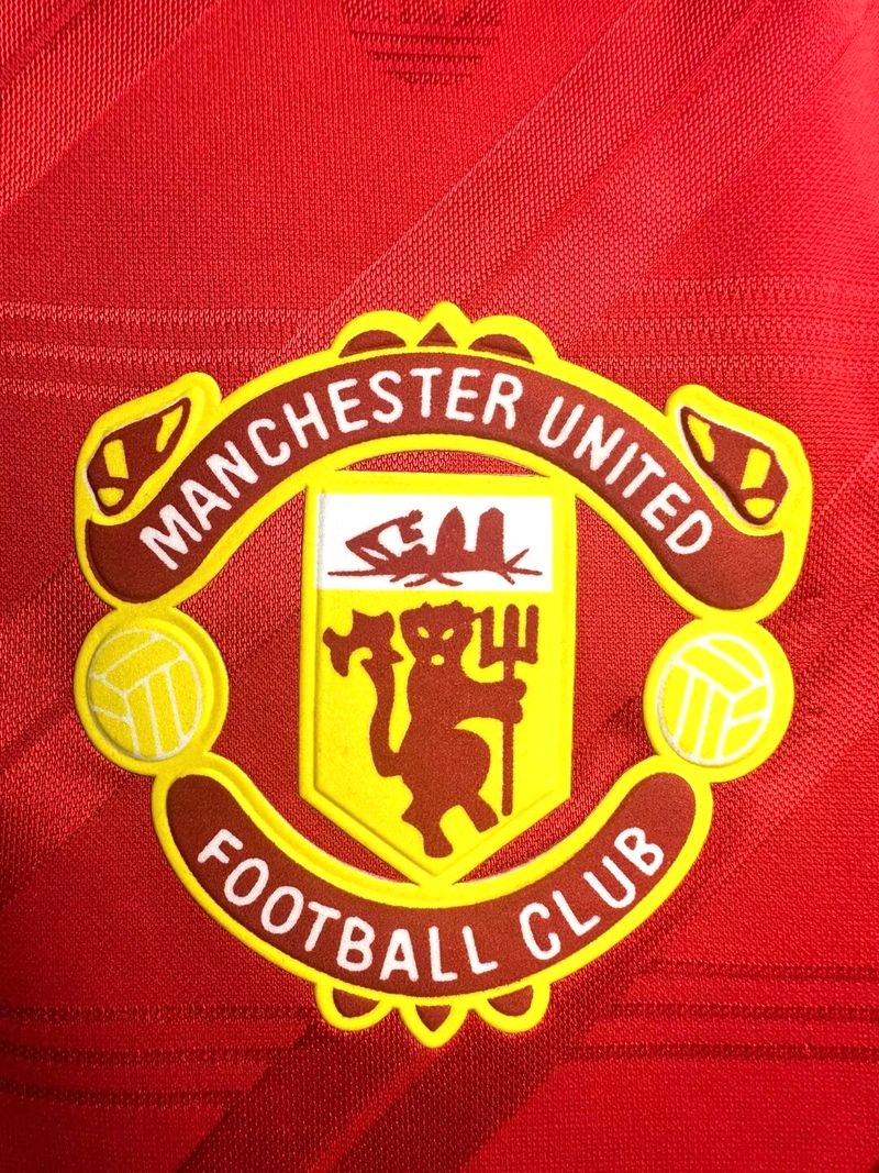 Retro Manchester United 1986-1988 home game - Image 6
