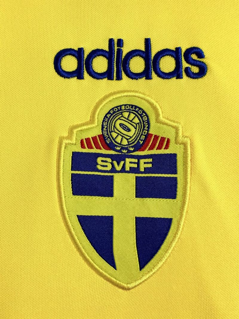 Retro Sweden national 1994 home game - Image 6