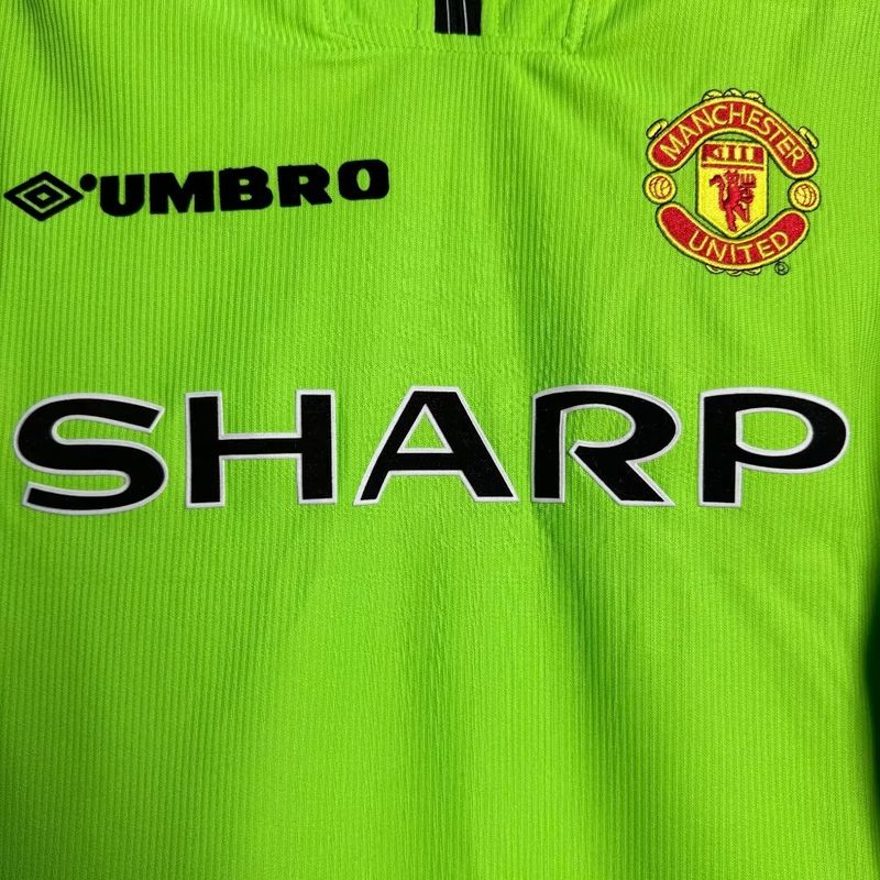 Retro Manchester United 1998-1999 Goalkeeper Long Sleeve - Image 7