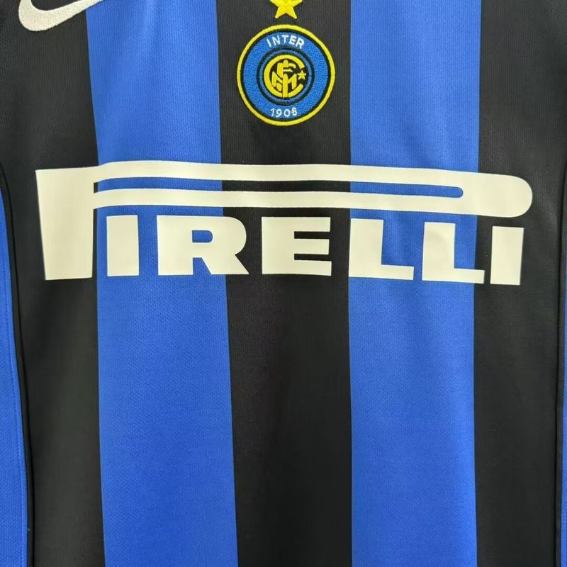 Retro Inter Milano 2004-2005 home game - Image 6