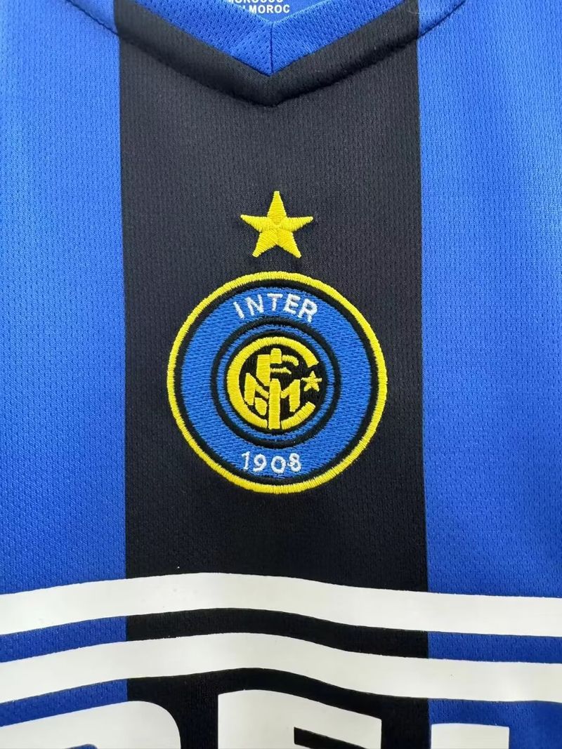 Retro Inter Milano 2004-2005 home game - Image 7