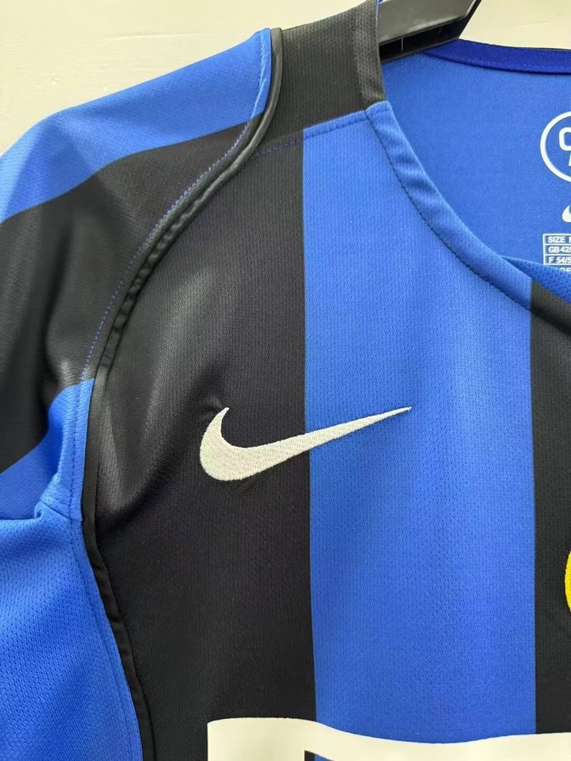 Retro Inter Milano 2004-2005 home game - Image 8