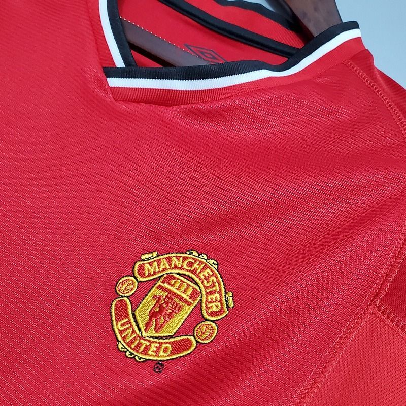 Retro Manchester United 2000-2001 home game - Image 7