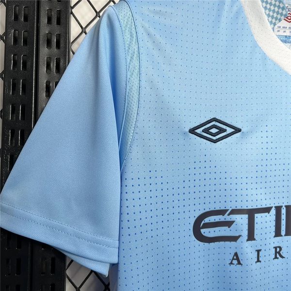 Retro Manchester City 2011-2012 home game - Image 6