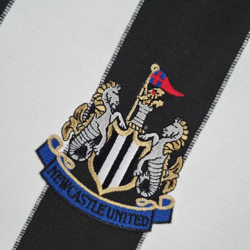 Retro Newcastle United 2000-2001 home - Image 6