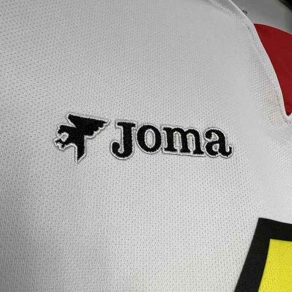 Retro Rayo Vallecano 2001-2002 home game - Image 6