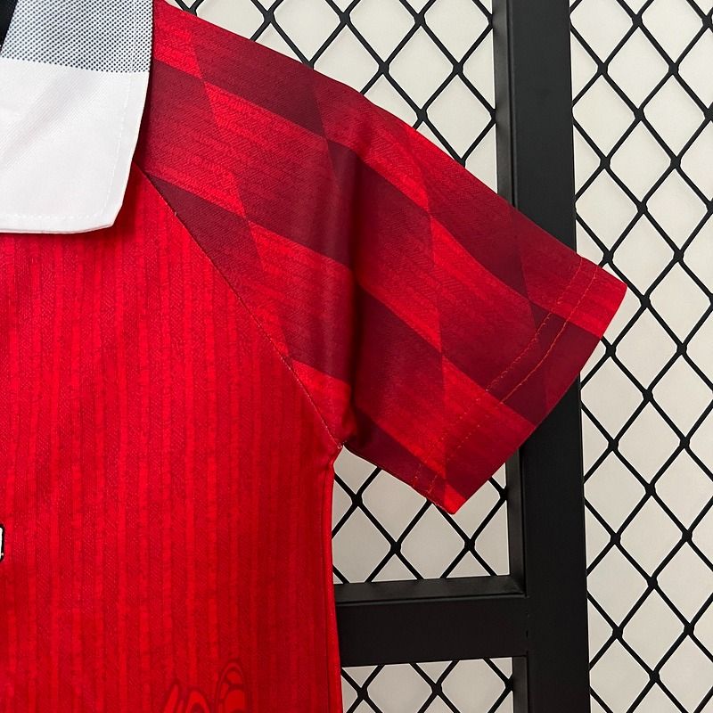 Retro Kid Size Manchester United 1996-1997 home - Image 8