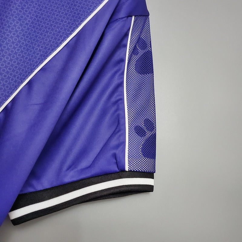 Retro Real Madrid 1997-1998 away game - Image 7