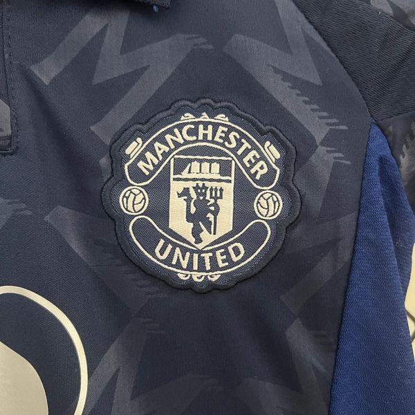 Kid Size Manchester United 2024-2025 away game - Image 7