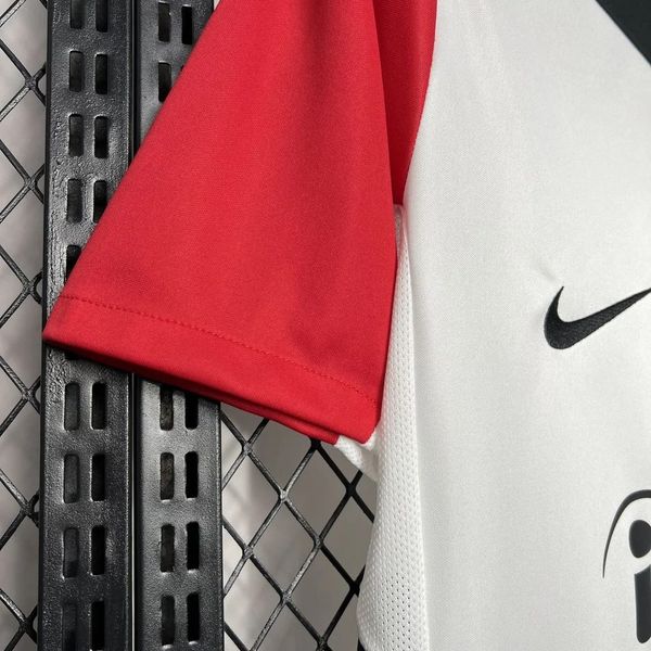 Eintracht Frankfurt 2024-2025 home game - Image 6