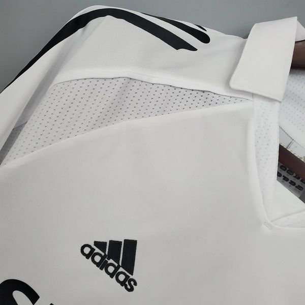 Retro Real Madrid 2005-2006 home game - Image 6