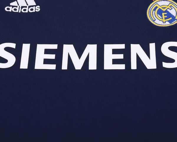 Retro Kid Size Real Madrid 2005-2006 away game - Image 6