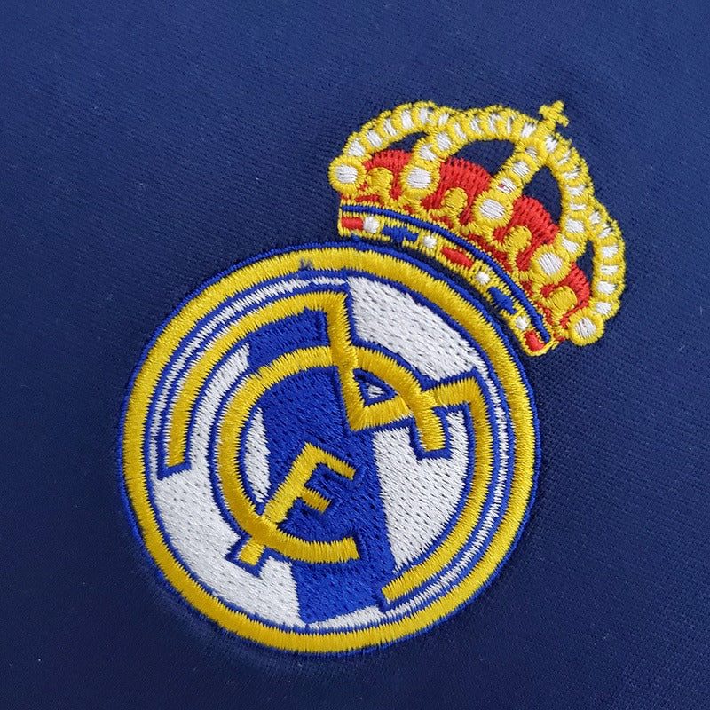 Retro Real Madrid 2005-2006 away game - Image 6