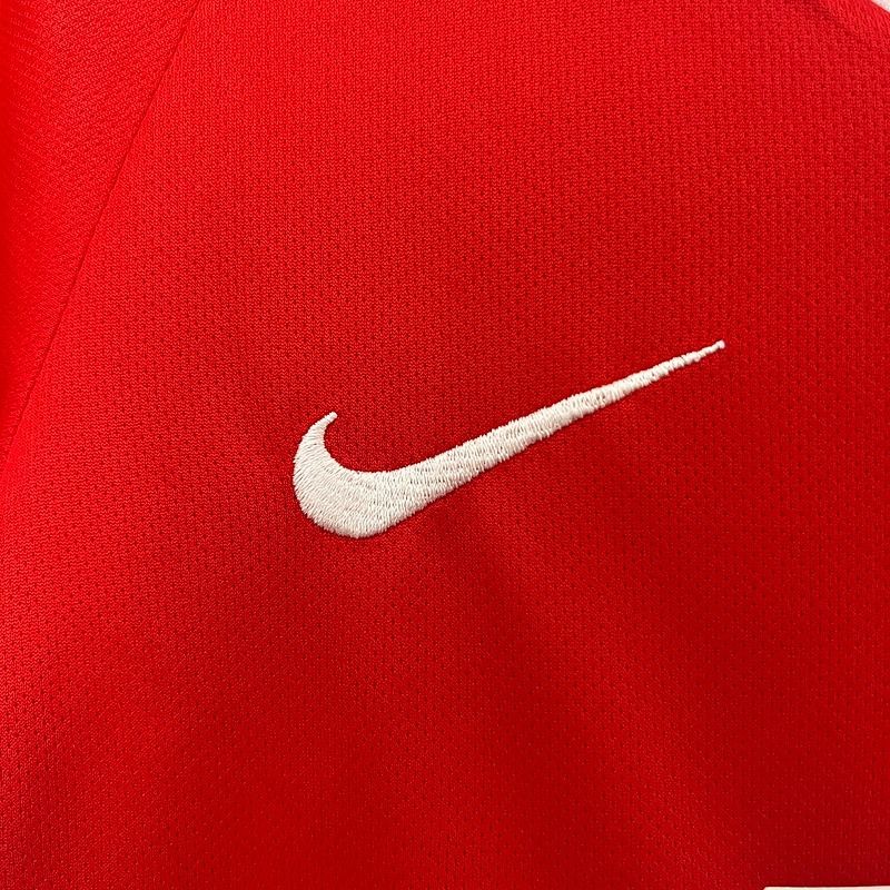 Retro Kid Size Manchester United 2010-2011 home game - Image 6