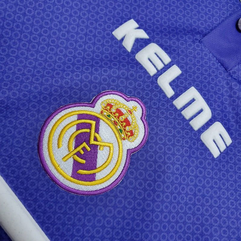 Retro Real Madrid 1997-1998 away game - Image 6