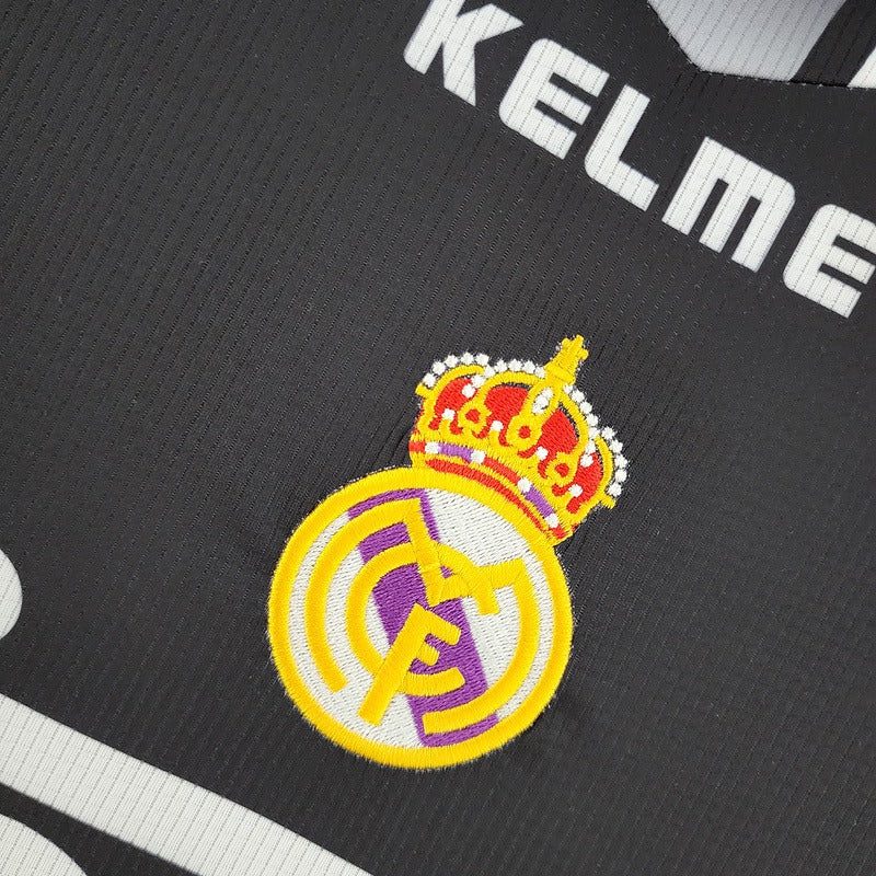 Retro Real Madrid 1997-1998 second away game - Image 6