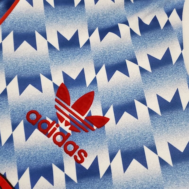 Retro Manchester United 1990-1992 away game - Image 7