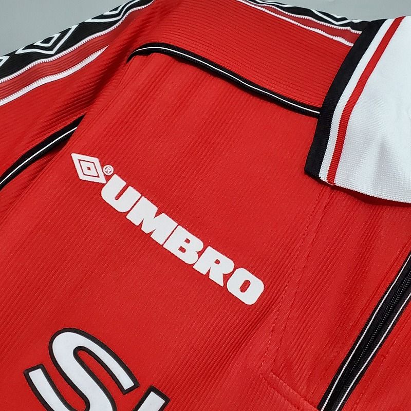 Retro Manchester United 1998-1999 home game - Image 6