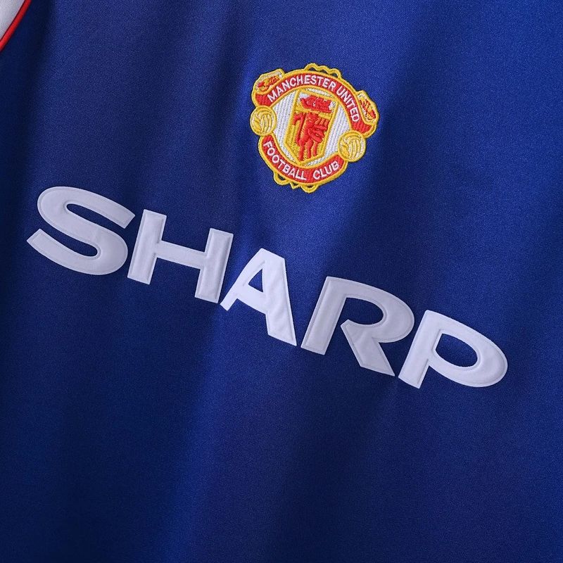 Retro Manchester United 1984 third away - Image 7