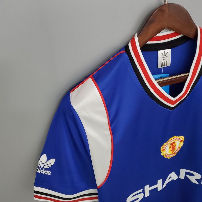 Retro Manchester United 1985-1986 away game - Image 7