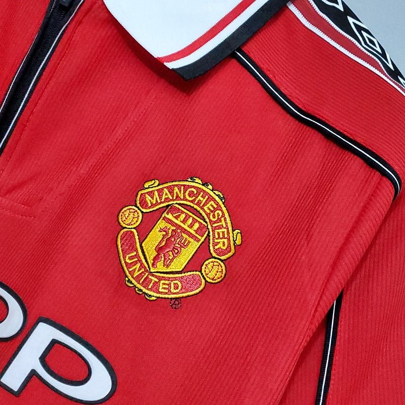 Retro Manchester United 1998-1999 home game - Image 7