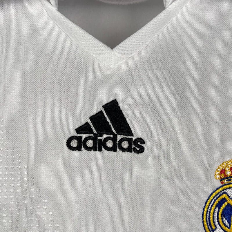 Retro Real Madrid 2008-2009 home game - Image 8