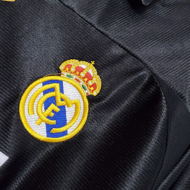 Retro Real Madrid 1998-1999 away game - Image 6