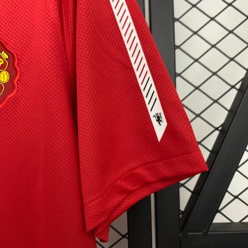 Retro Manchester United 2010-2011 home game - Image 9
