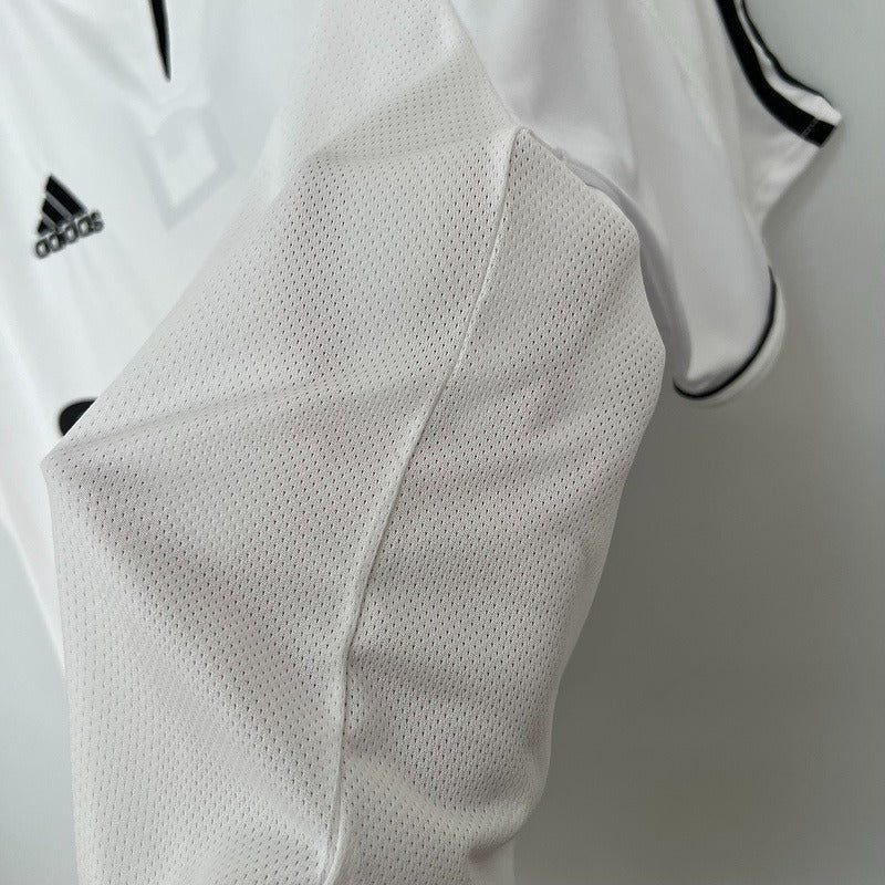 Retro Real Madrid 2003-2004 home game - Image 7