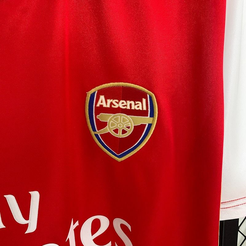 Retro Arsenal FC 2006-2008 home game - Image 8