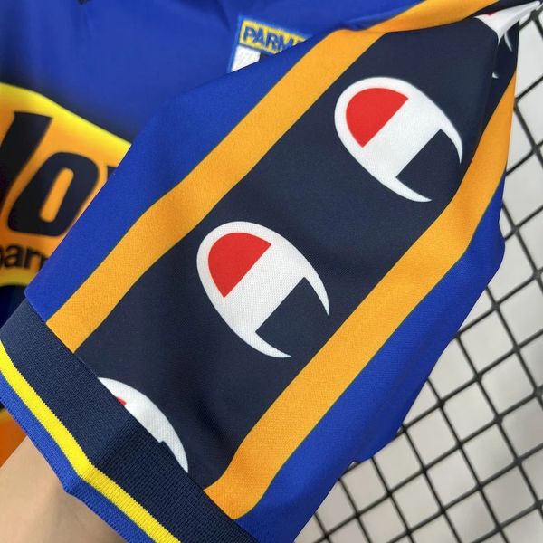 Retro Parma Calcio 2001-2002 home game - Image 8