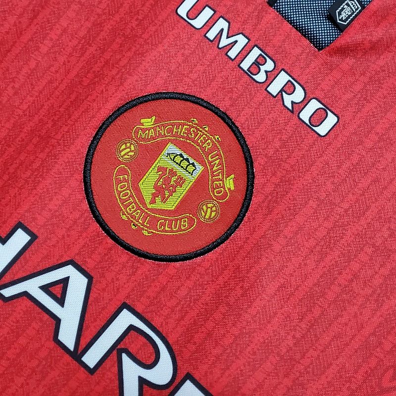 Retro Manchester United 1996-1997 home game - Image 6