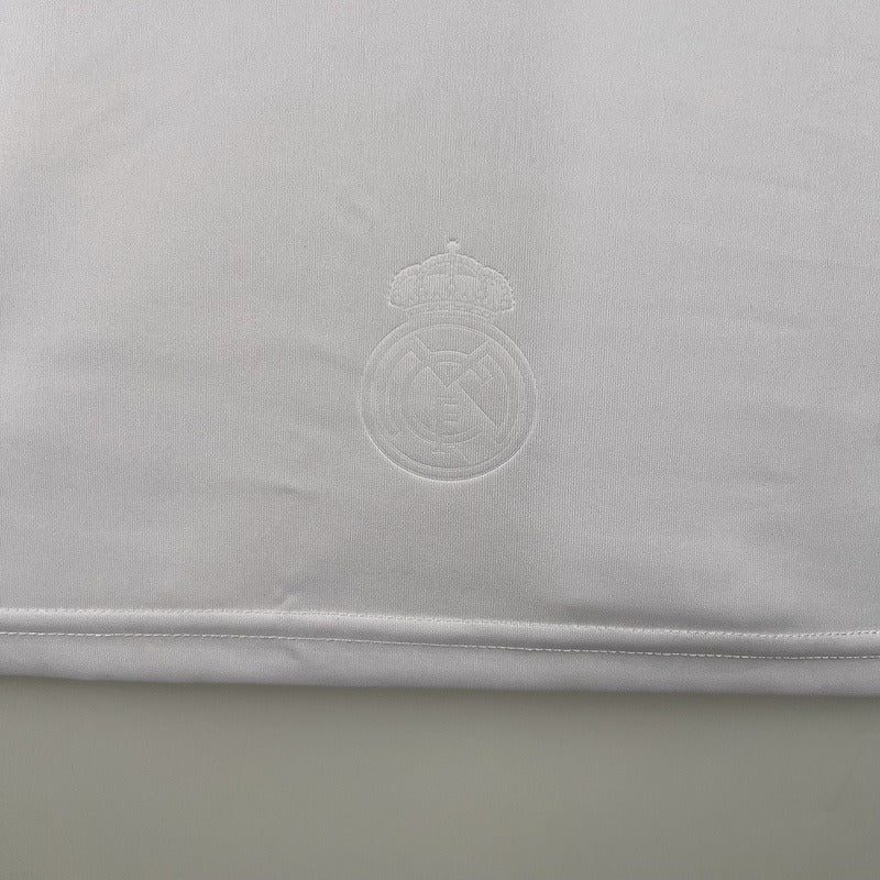 Retro Real Madrid 2008-2009 home game - Image 10