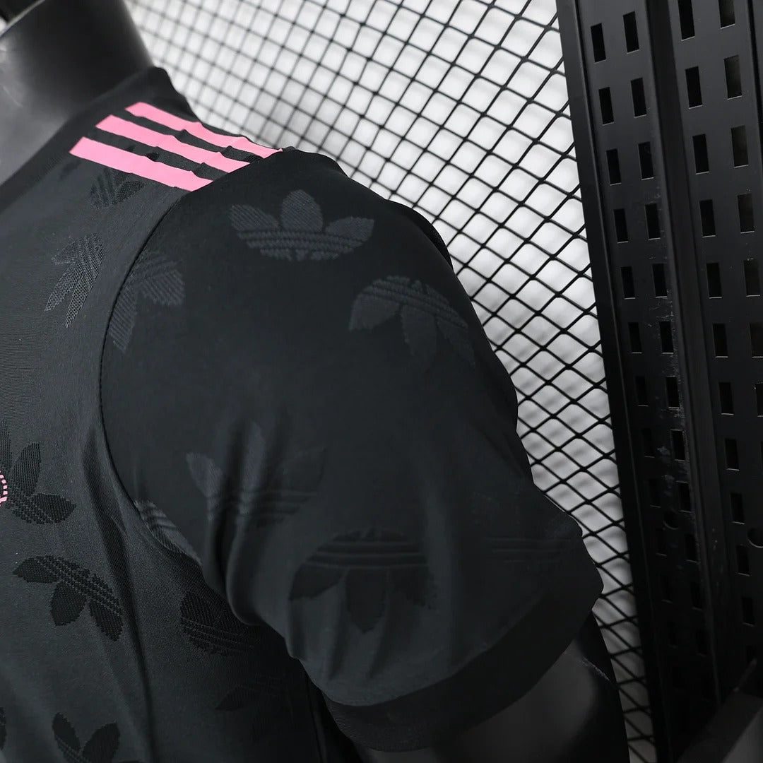 Juventus 2024-2025 special edition player - Image 7